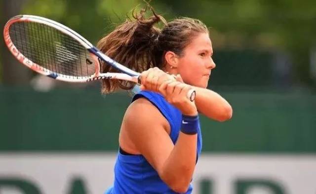 德约造访利雅得新月，与内马尔合影并获赠10号球衣